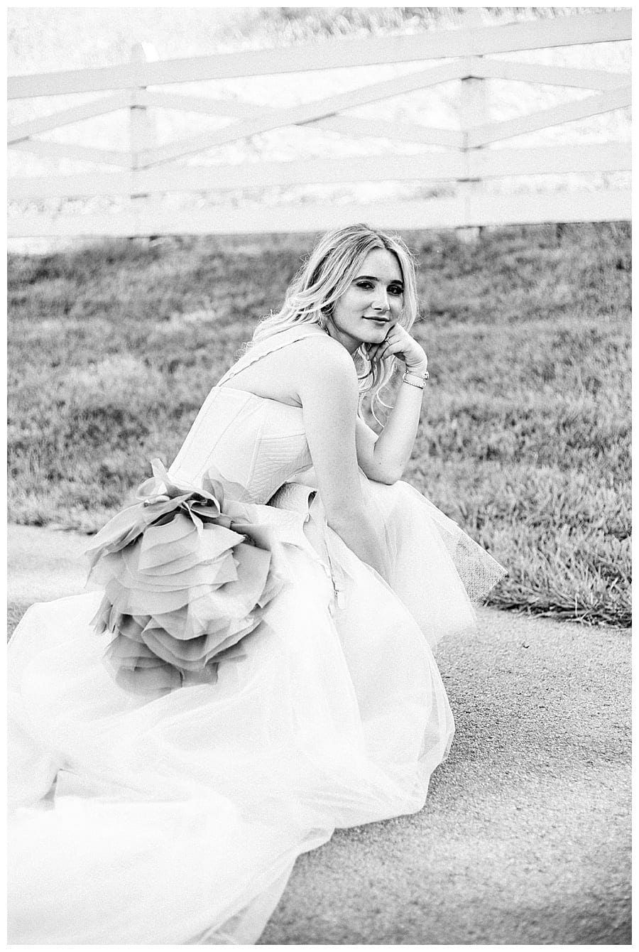 When you're a playful soul and unique through and through, you gotta let loose for your fine art film bridal photography, and go a touch editorial and chic. 